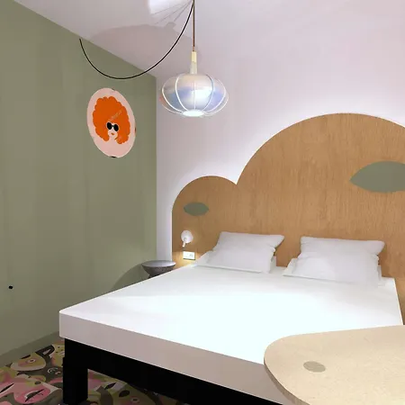 Отель Ibis Styles Centre 3*